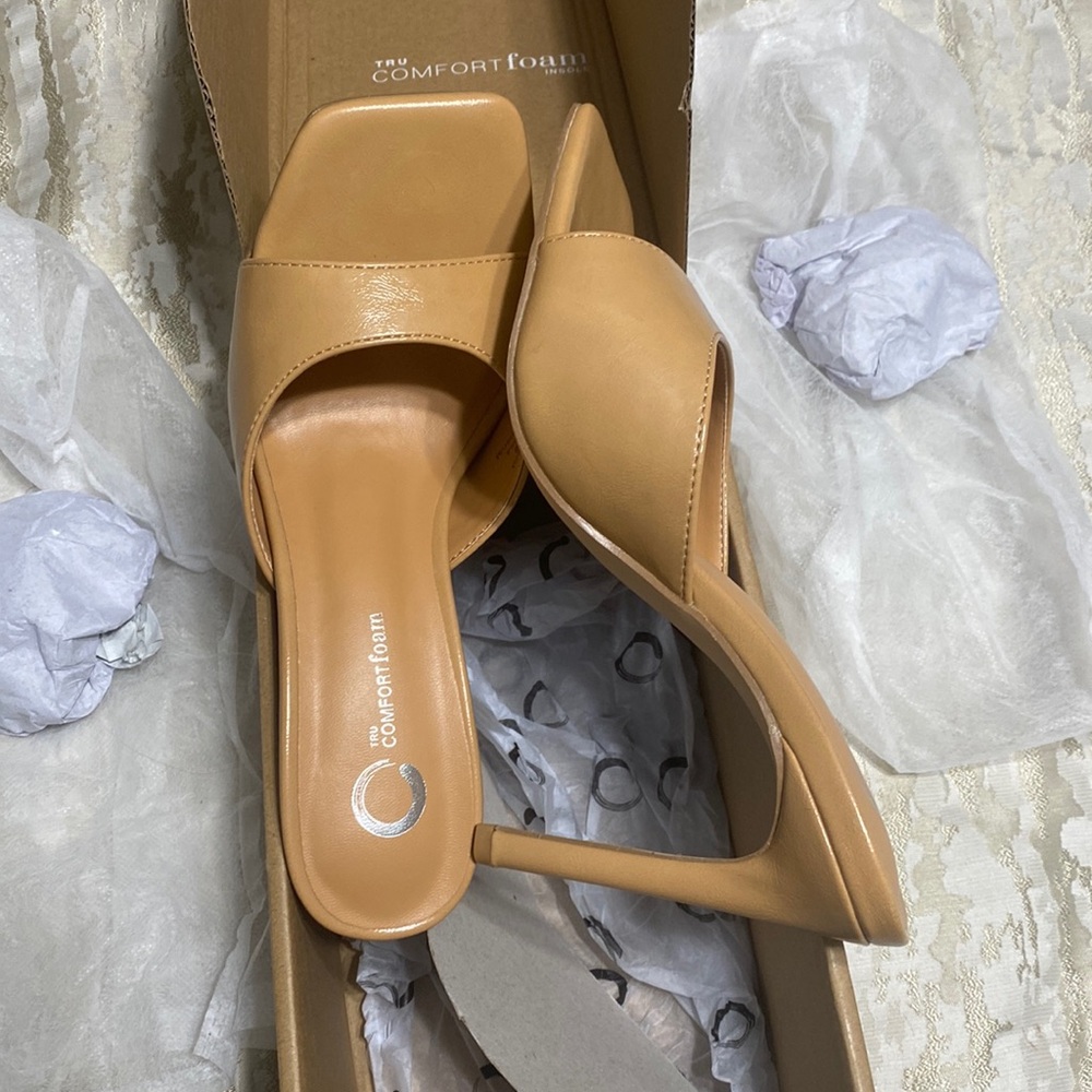 Mocha, tan tru comfort sole heels size 6